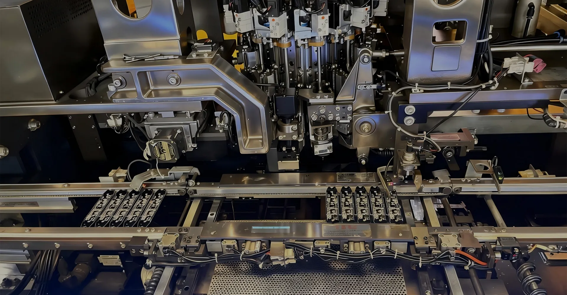 Nhà sản xuất đèn LED làm việc